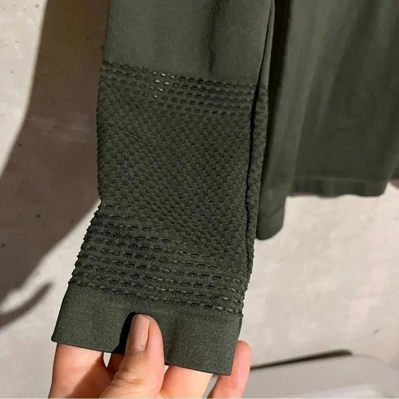 Fabletics Musetta seamless long sleeve top laser cut Green compression Sz Medium - Picture 2 of 8